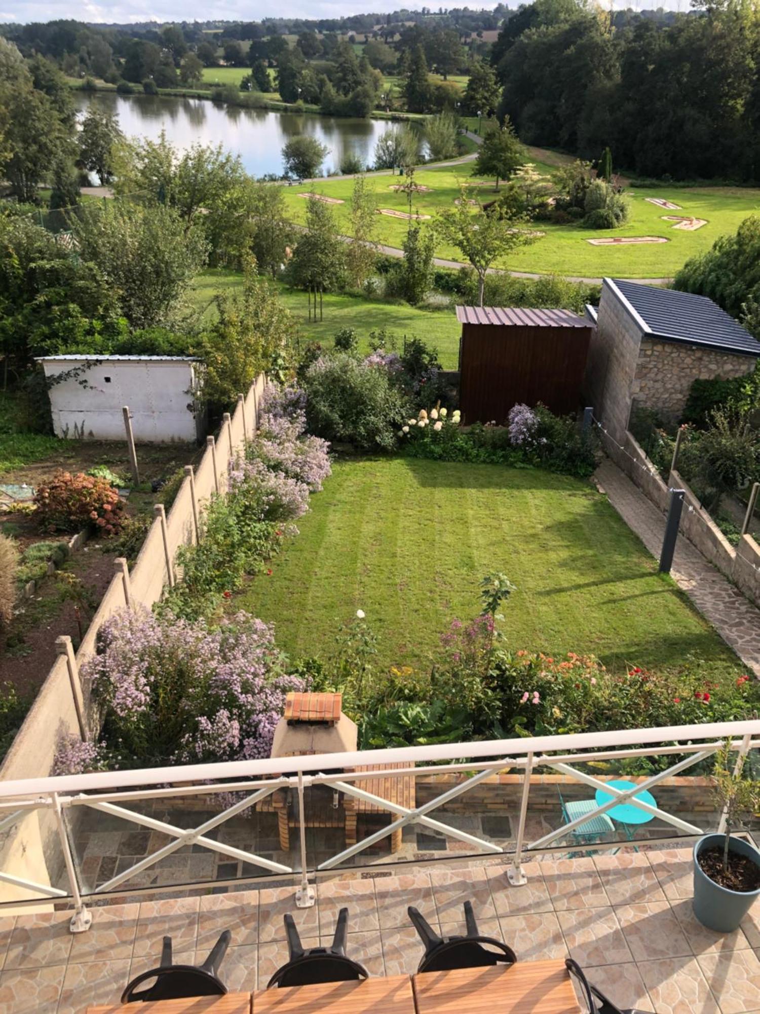 La Maison Du Lac Saint-Hilaire-du-Harcouët Eksteriør bilde