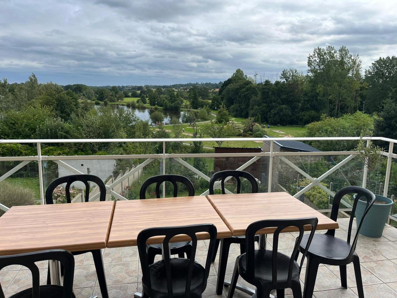 La Maison Du Lac Saint-Hilaire-du-Harcouët Eksteriør bilde