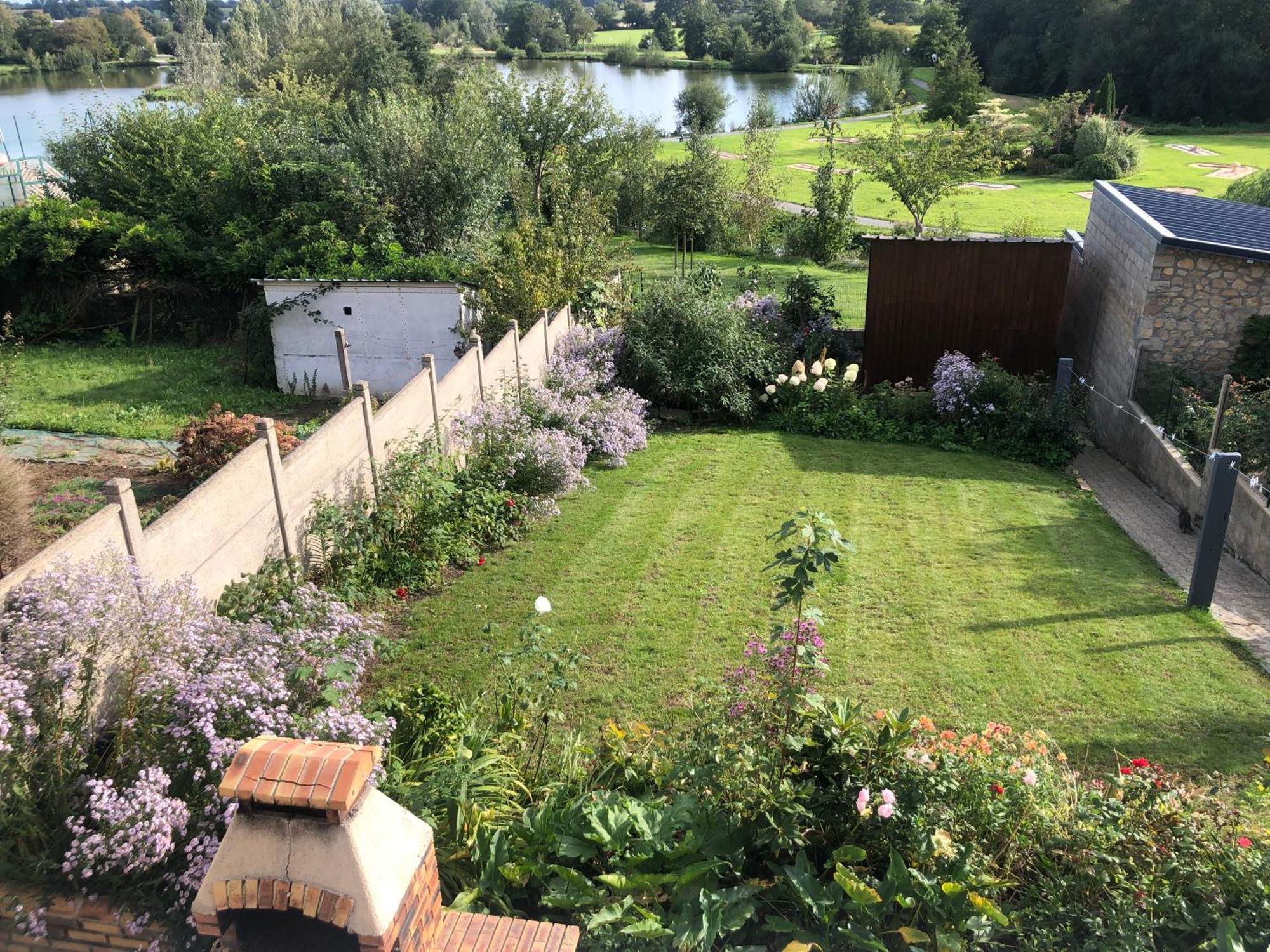 La Maison Du Lac Saint-Hilaire-du-Harcouët Eksteriør bilde
